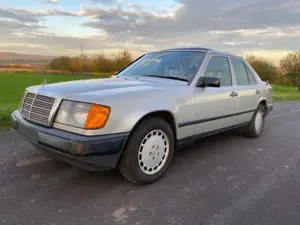 Mercedes-Benz 250 Mercedes 124 ,250 Diesel, Oldtimer