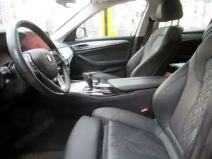 BMW 530 e xDrive Touring Aut Navi/Leder/SHZ/RFK/Temp Bild 4