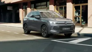 Volkswagen Tiguan Elegance 2.0 TDI NAVI+SITZHZ+ACC+PDC+RFK Klima