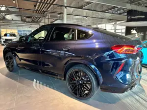 BMW X6 M Competition. CARBONSCHWARZ. INNO. COMFORT+. Bild 4
