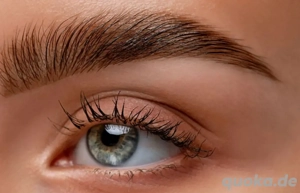   Microblading am Jungfernstieg  