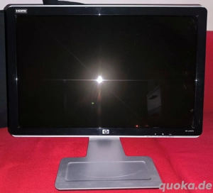 HP w2207h Retro PC Gaming Monitor