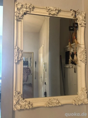 Nachttisch & Spiegel