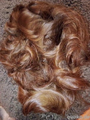 20 cm langes Haar 