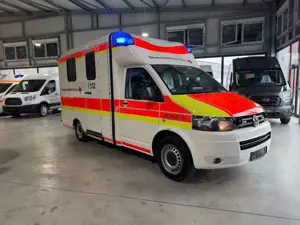 Volkswagen T5 Transporter *RTW KOFFER*LIEGE*TRAGESTUHL*3.25T