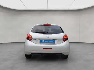 Peugeot 208 PureTech 110 Stop  Start Allure Bild 4