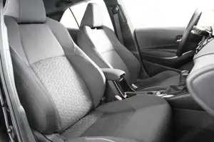 Toyota Corolla 1,8 Hybrid  *1.Hand*Navi*Park ass.* Bild 3