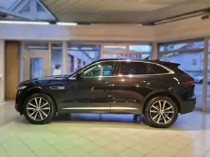 Jaguar F-Pace P250 R-Dynamic SE AWD*Head-up*ACC*20" Bild 2