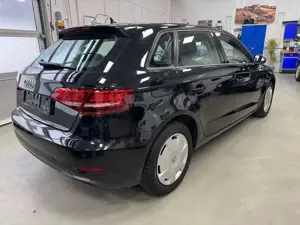 Audi A3 Sportback basis Automatik Bild 3