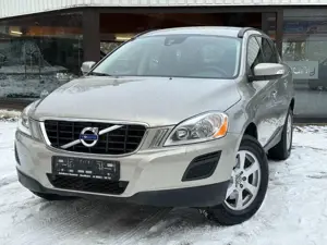 Volvo XC60 Momentum 2WD Automatik 5-Zylinder Ahk