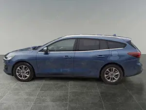 Ford Focus Titanium, Winter-Paket, LED-Scheinwerfer Bild 3