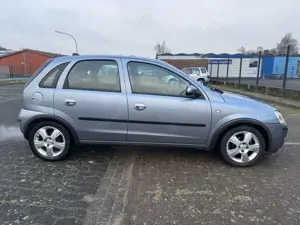 Opel Corsa 1.2 16V Cosmo Bild 4