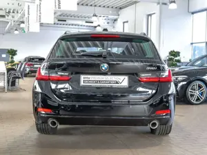 BMW 318 i Touring Comfortpaket Hifi Lenkradheiz. Bild 5