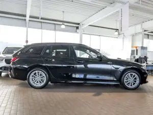 BMW 318 i Touring Comfortpaket Hifi Lenkradheiz. Bild 3