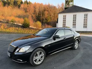 Mercedes-Benz E 350 CDI DPF BlueEFFICIENCY 7G-TRONIC Elegance Bild 2