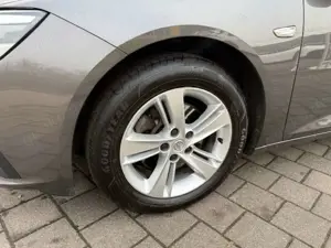 Opel Insignia 2.0 D Business Bild 2