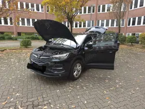 Opel Grandland X 1.5 D Start/Stop Automatik INNOVATION Bild 3