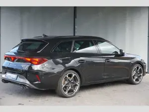 CUPRA Leon ST 2.0 TSI 4D VZ Matrix Pano AHK DCC ACC Bild 2