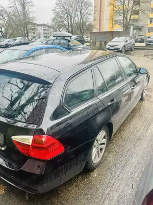 BMW 320 Touring 320i 170ch Edition Bild 3