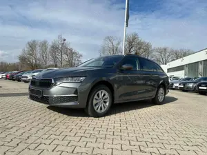 Skoda Octavia Combi 2.0 TDI Selection *LED ACC Kamera*