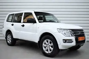 Mitsubishi Pajero 3.2 DI-D+AHK+7.Sitzer+STHZ+1.Hand+66.900
