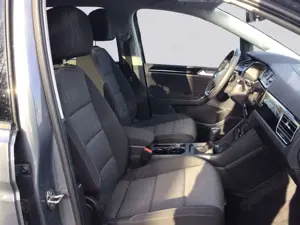 Volkswagen Touran 1.5 TSI DSG R-LINE LM17 NAVI KAMERA VIRTU Bild 4