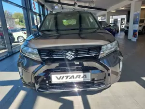 Suzuki Vitara 1.5 Hybrid Comfort+ 4x4 EU6e  Kam Panoramadach Nav Bild 3