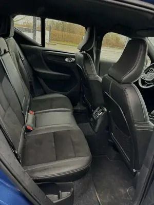 Volvo XC40 R Design Recharge Plug-In Hybrid 2WD Bild 5