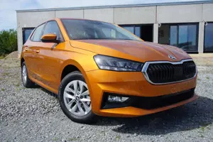 Skoda Fabia 1.0TSI Navi/MirrorLi Kamera LED SHZ
