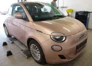Fiat 500e 320Km Reichweite  Navi-PDC-Kamera-Allwetter