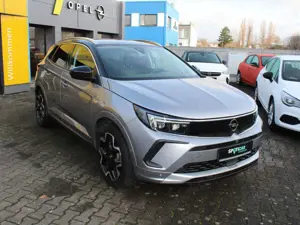 Opel Grandland Ultimate Plug-in-Hybrid 4 Bild 2