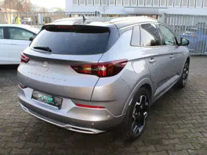Opel Grandland Ultimate Plug-in-Hybrid 4 Bild 3