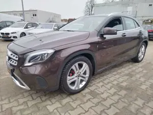 Mercedes-Benz GLA 200 +GARANTIE+79000km+LED+NAVI+SHZ+CAM+PDC