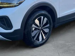 Volkswagen T-Cross TSI 70 kW 5-Gang Aktion bis 30.06! VAL Bild 3