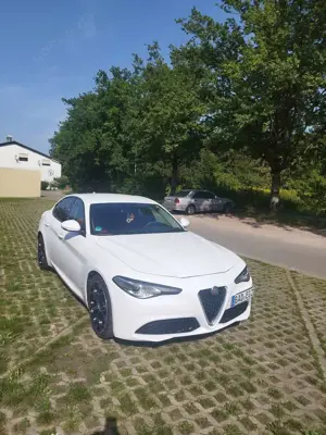 Alfa Romeo Giulia Giulia 2.2 Diesel AT8 Super Bild 2