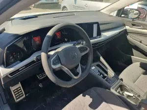 Volkswagen Golf VIII Move eTSI 1.5 HUD Navi digitales Cockpit LED Bild 4