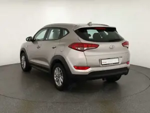 Hyundai TUCSON 1.6 T-GDI Style Navi Kamera AHK Tempomat Bild 3