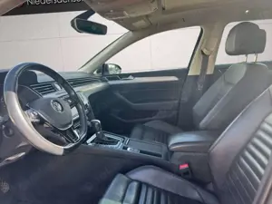 Volkswagen Passat Variant 2.0 TDI Highline AHK*PANO*StandHz*Virtual*LED*CAM