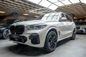 BMW X5 xDrive 40d M-Sport |KOMFORTS.|PANO|Softcl|AHK