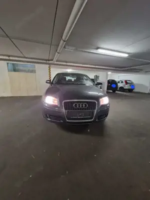 Audi A3 1.6 tiptronic Attraction Bild 3
