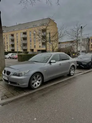 BMW 523 523i