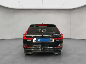 Volvo XC60 XC60 B5 D AWD R-Design Glasd 360° Nappaleder AHK Bild 4