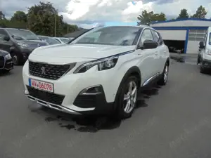 Peugeot 3008 Hybrid4 300 GT Bild 2