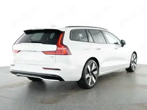 Volvo V60 Kombi Ultra Dark Recharge Plug-In Hybrid AWD HUD S Bild 2