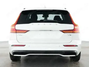 Volvo V60 Kombi Ultra Dark Recharge Plug-In Hybrid AWD HUD S Bild 3