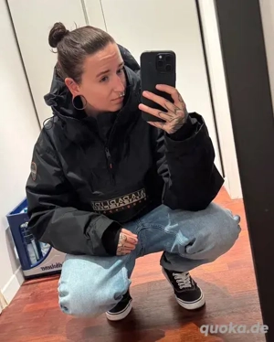 Frisch, frech, blond   meine privaten Pics & Clips warten