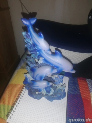 Delphinfigur aus kunstmaterial