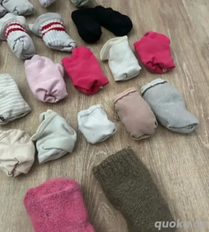 Verschiedene Socken Strümpfe Kniestrümpfe Strumpfhosen