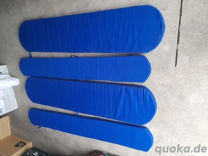 Zwei Biertischgarnituren