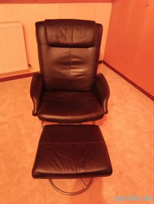 Sessel mit separater Fußstütze (Leder, schwarz)